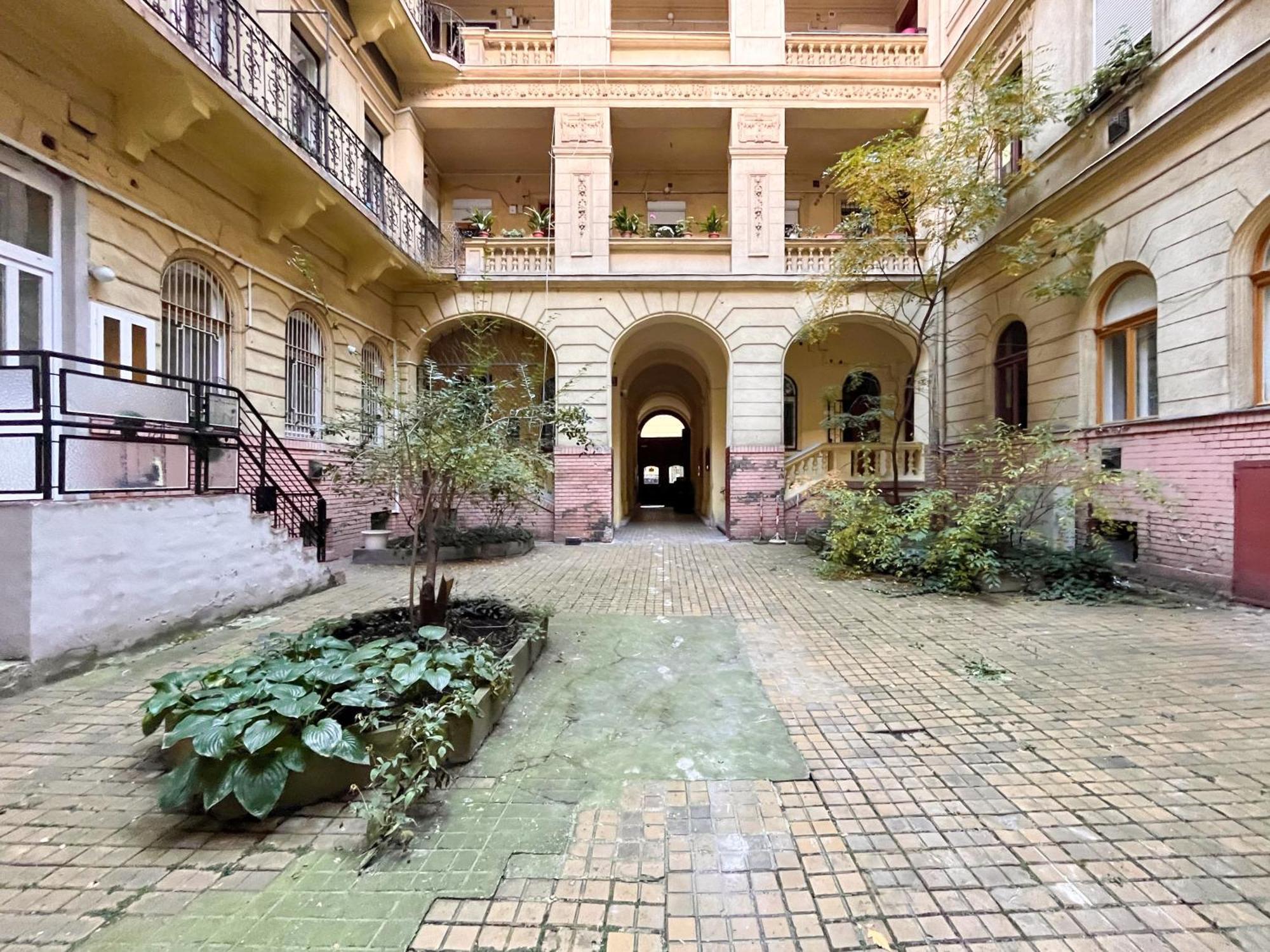 Industrial Westend Budapest Luaran gambar